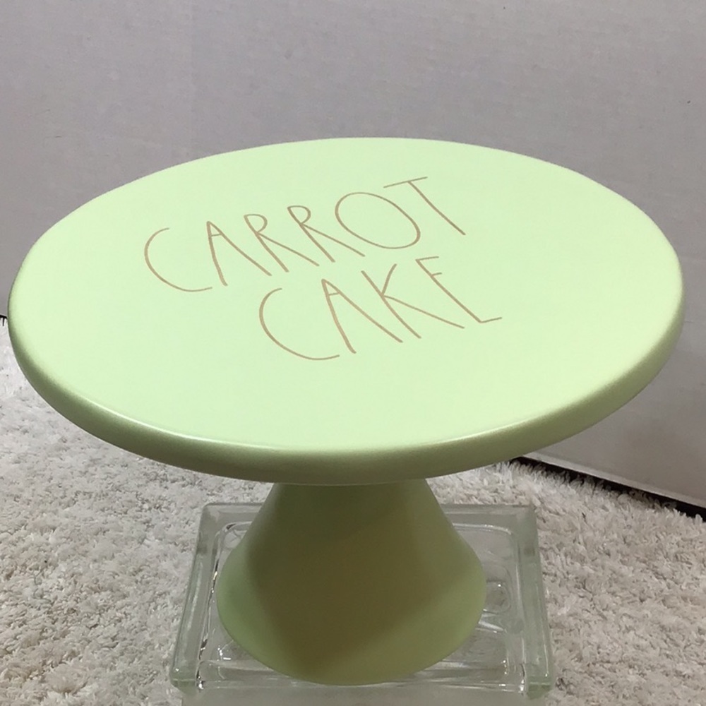 Rae Dunn carrot cake stand